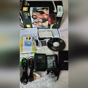 Nikon COOLPIX S60 Silver Digital Camera with Accessories